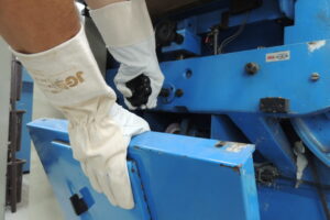 Proteção ideal para Riscos Mecânicos. Conheça a Luva de Segurança 075 NLL da JGB!