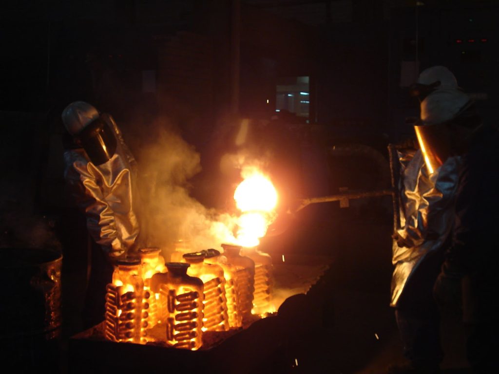 Proteção e segurança com perneira de couro. Entenda a importância!